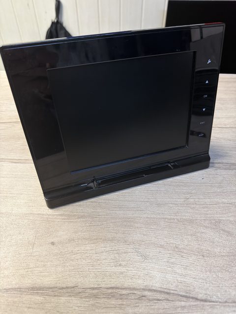 Mustek PF-A6L cadre photo numérique avec scanner de photos (SD/USB)