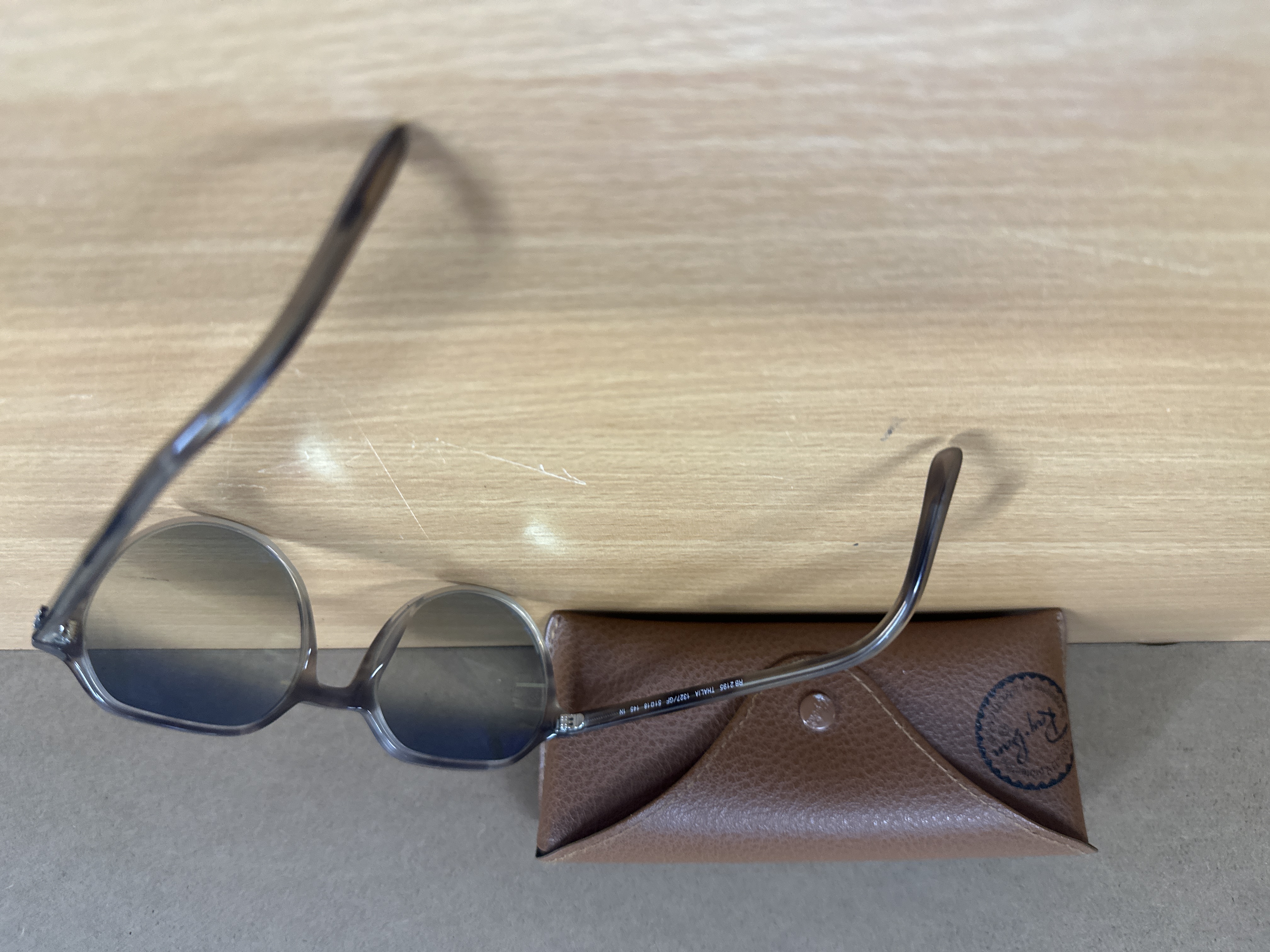 Lunettes de soleil Ray-Ban RB2195 avec étui — photo 2