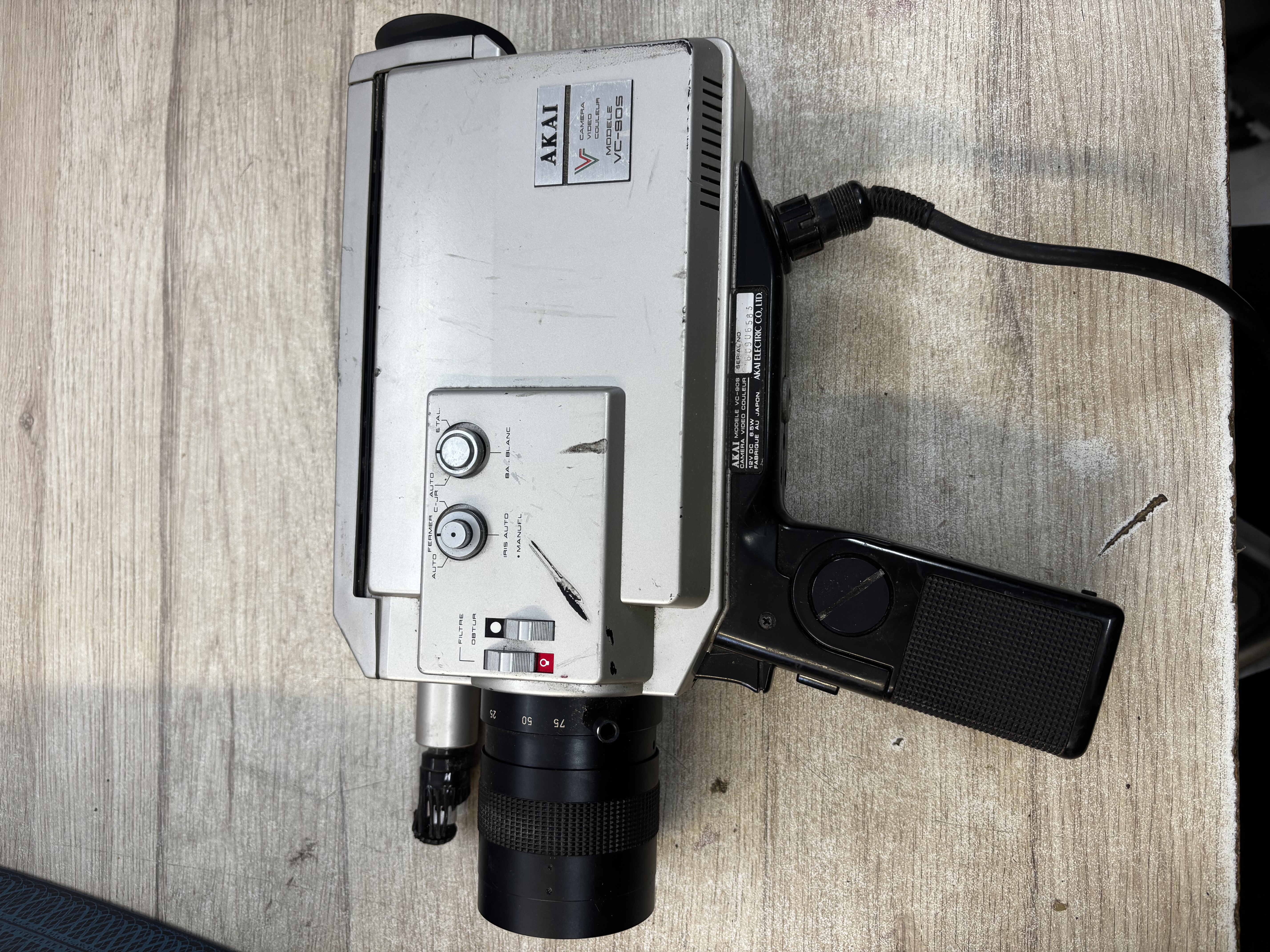 Caméra vidéo couleur vintage Akai VC-80S