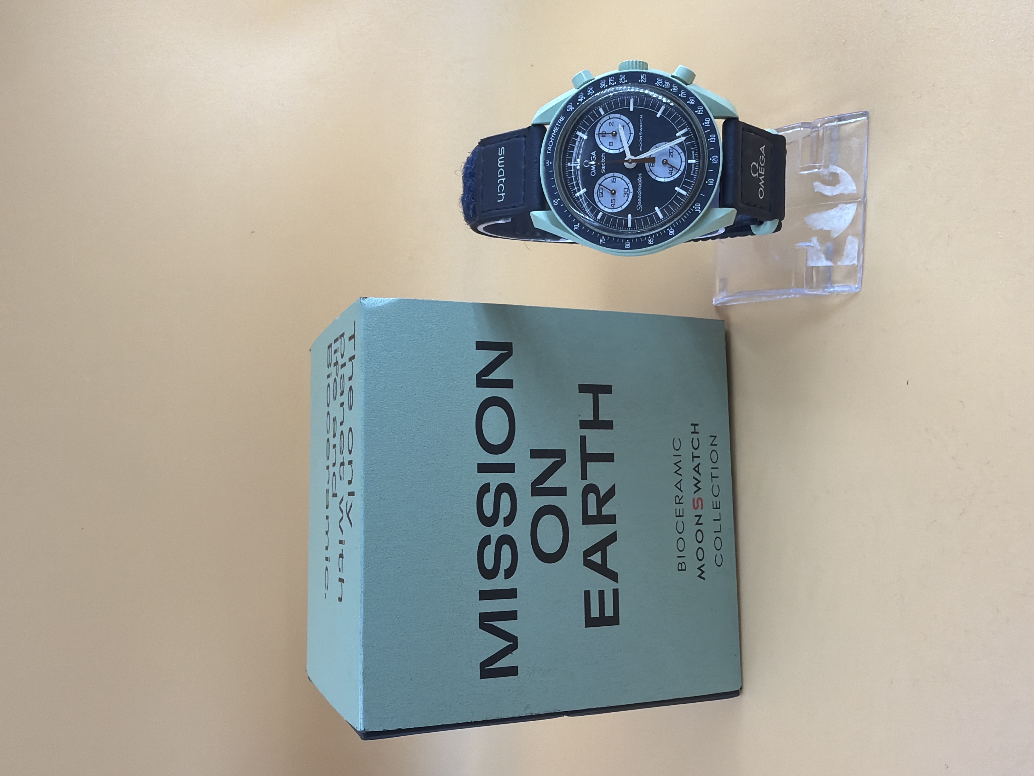 Omega X Swatch Mission on Earth SO33G100 montre chronographe avec boîte