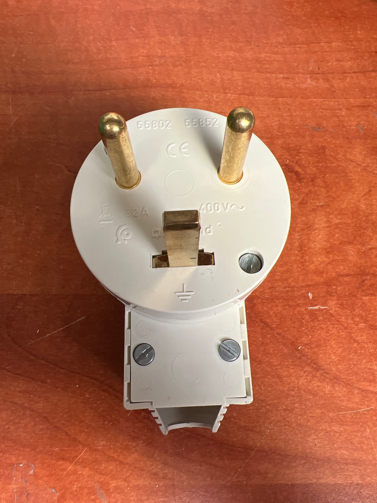 Legrand fiche mâle 2P+T 32 A