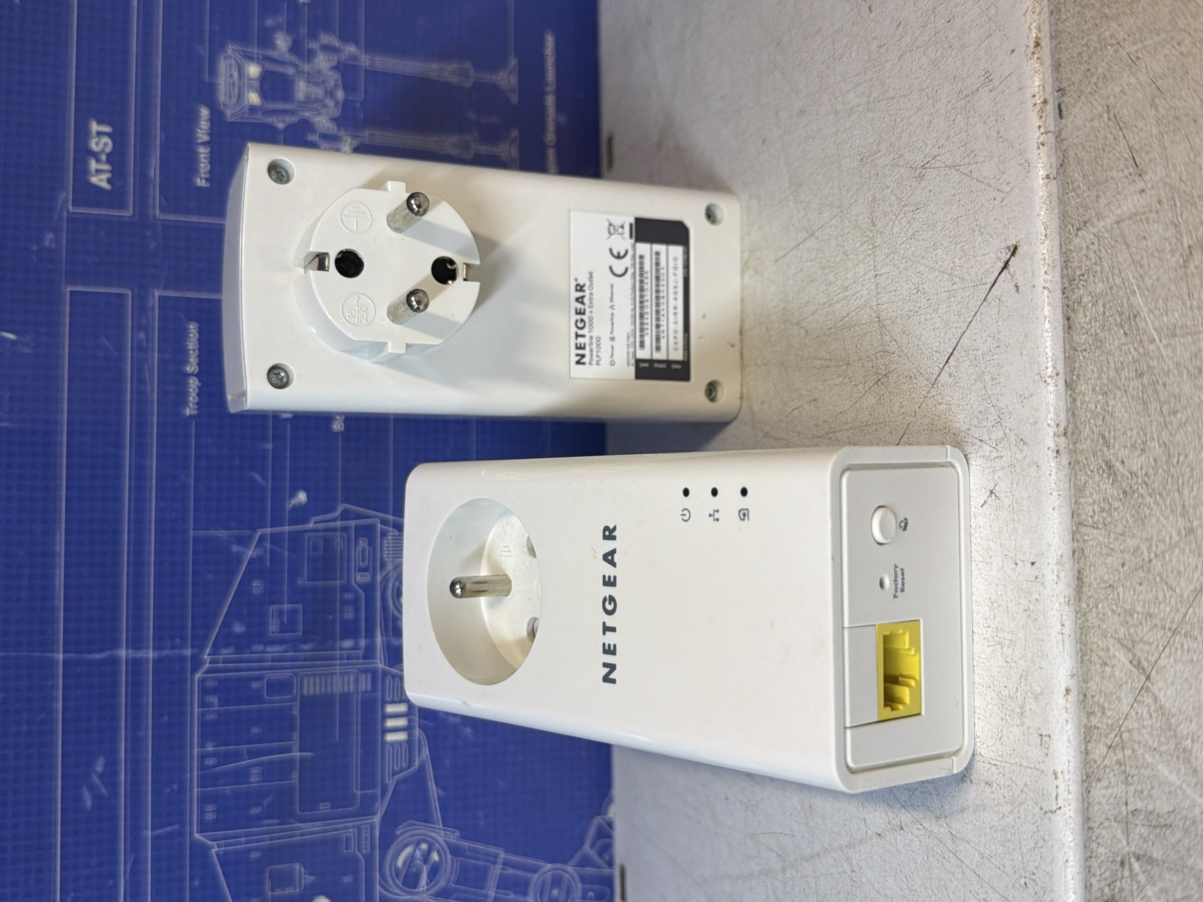 Kit CPL Netgear PLP1000 avec prise intégrée