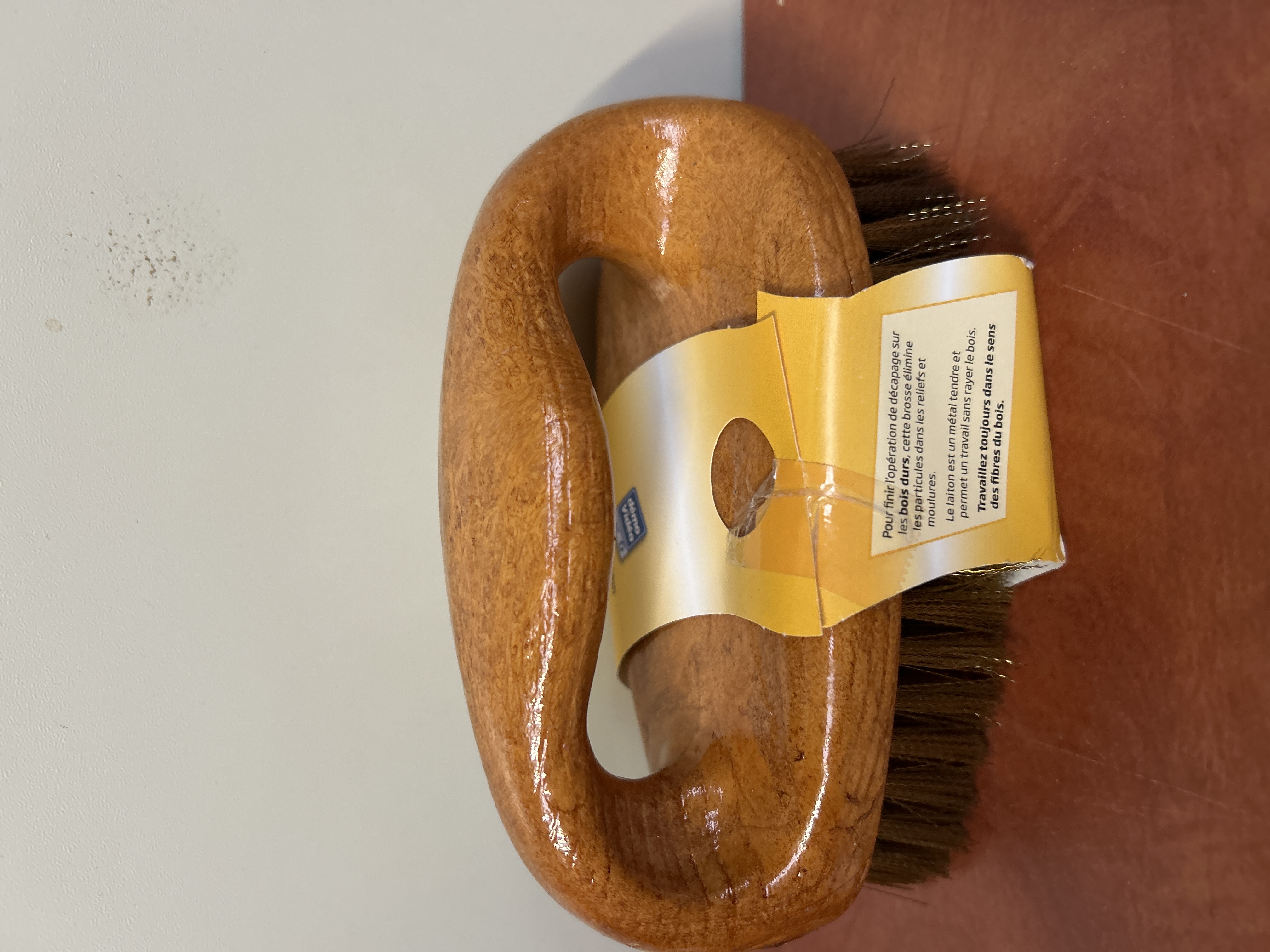 Brosse à récurer à poignée en bois