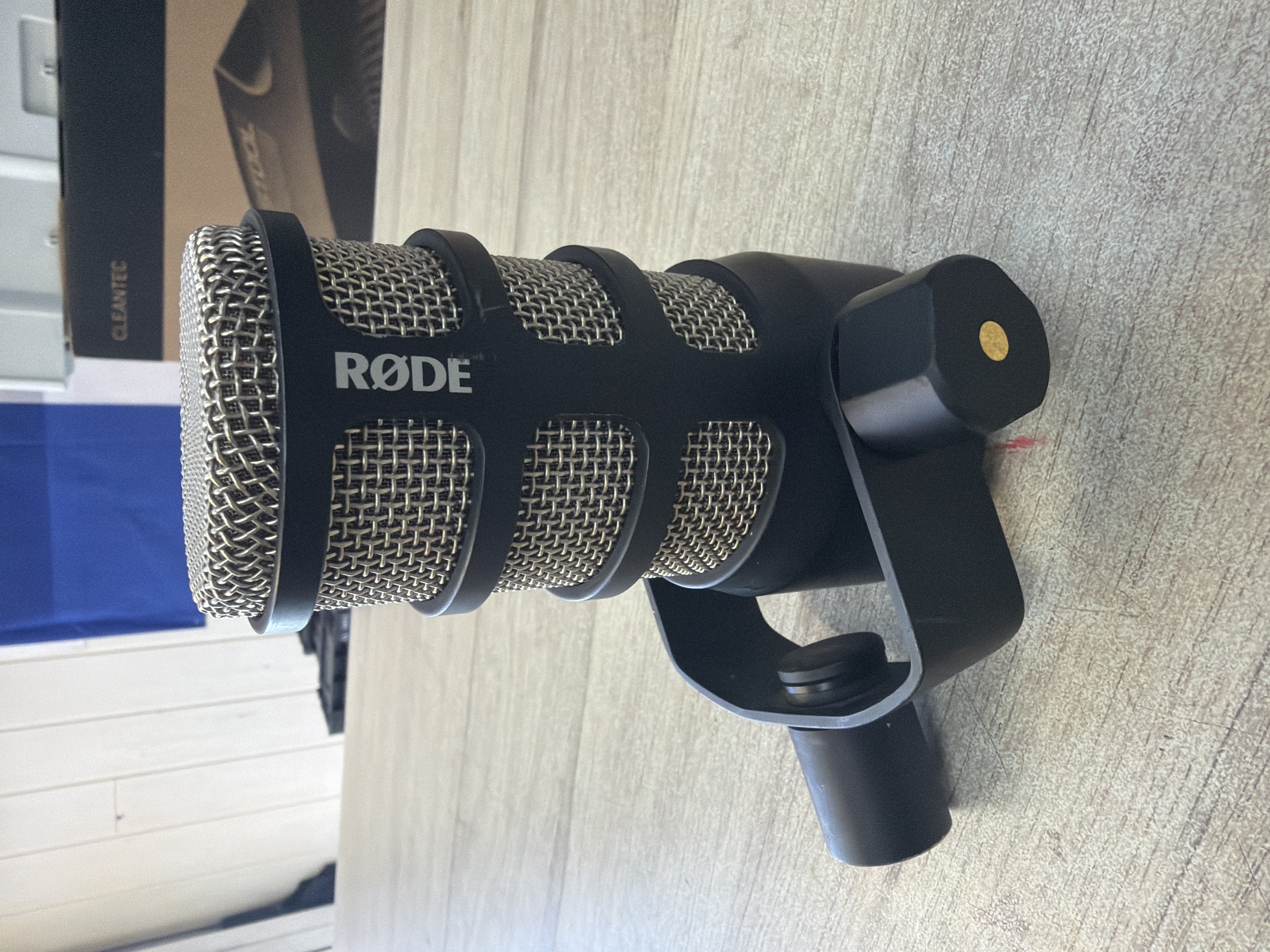 Micro dynamique RØDE PodMic XLR pour podcast et streaming