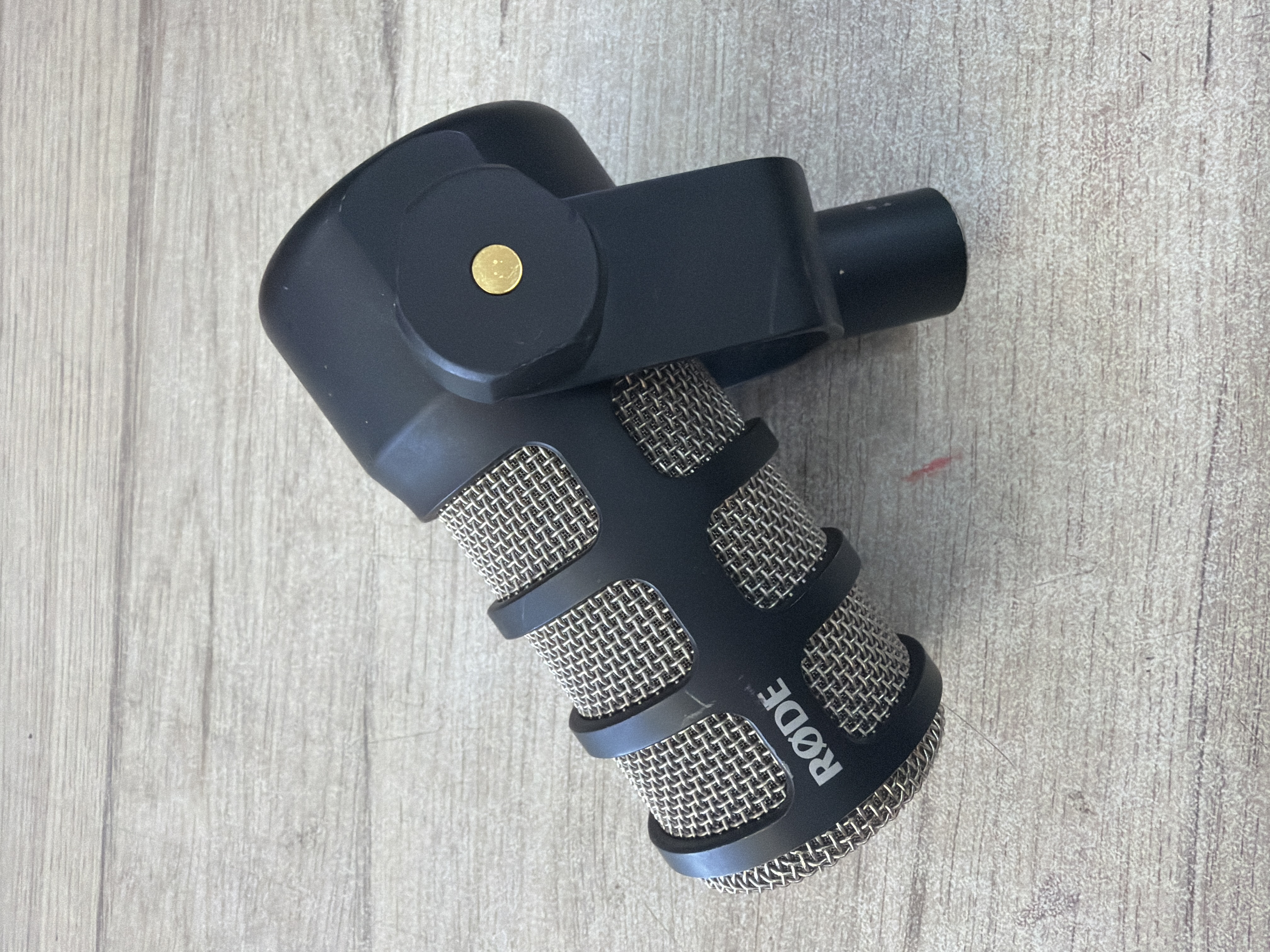 Micro dynamique RØDE PodMic XLR pour podcast et streaming — photo 2
