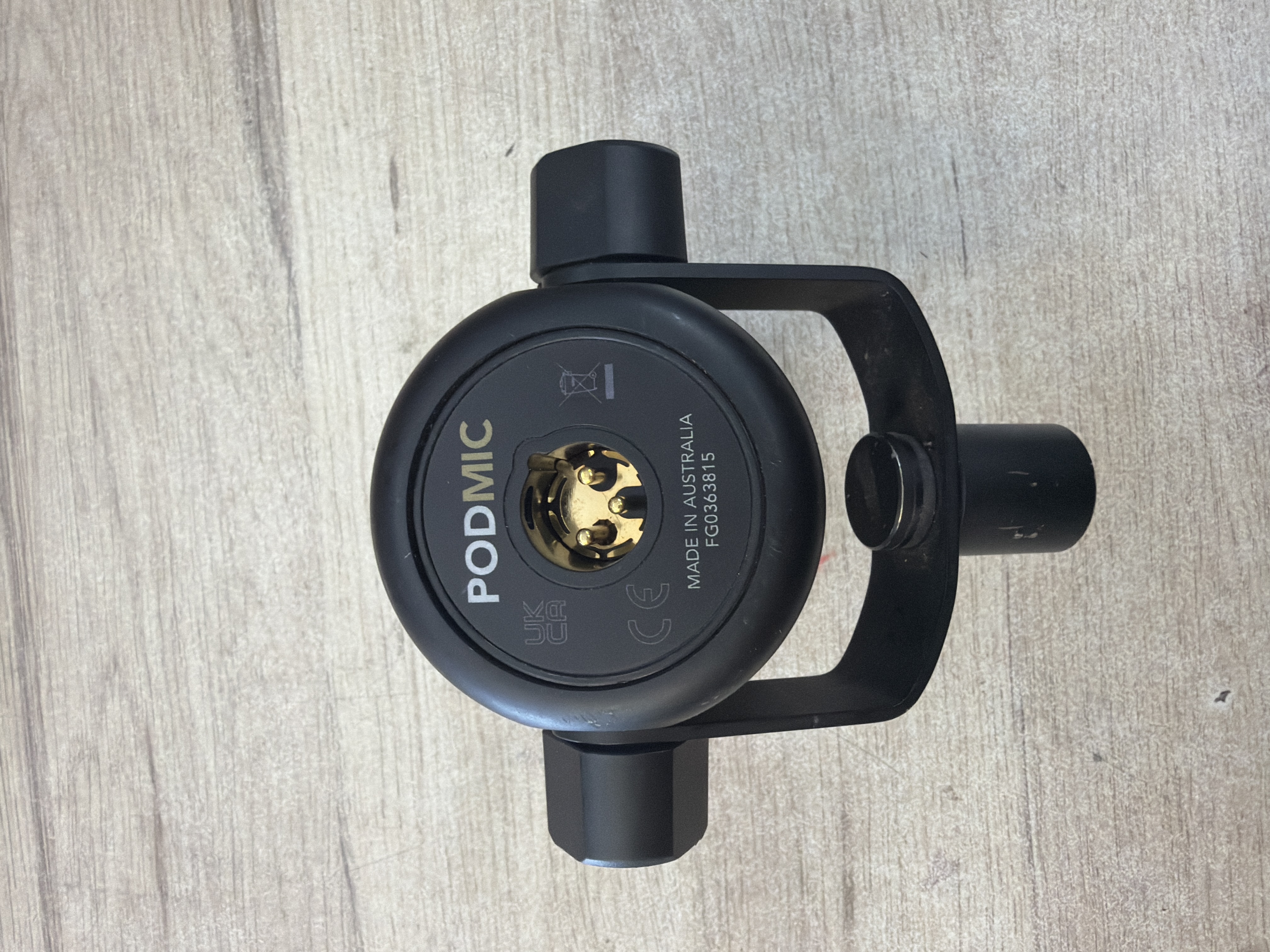 Micro dynamique RØDE PodMic XLR pour podcast et streaming — photo 3