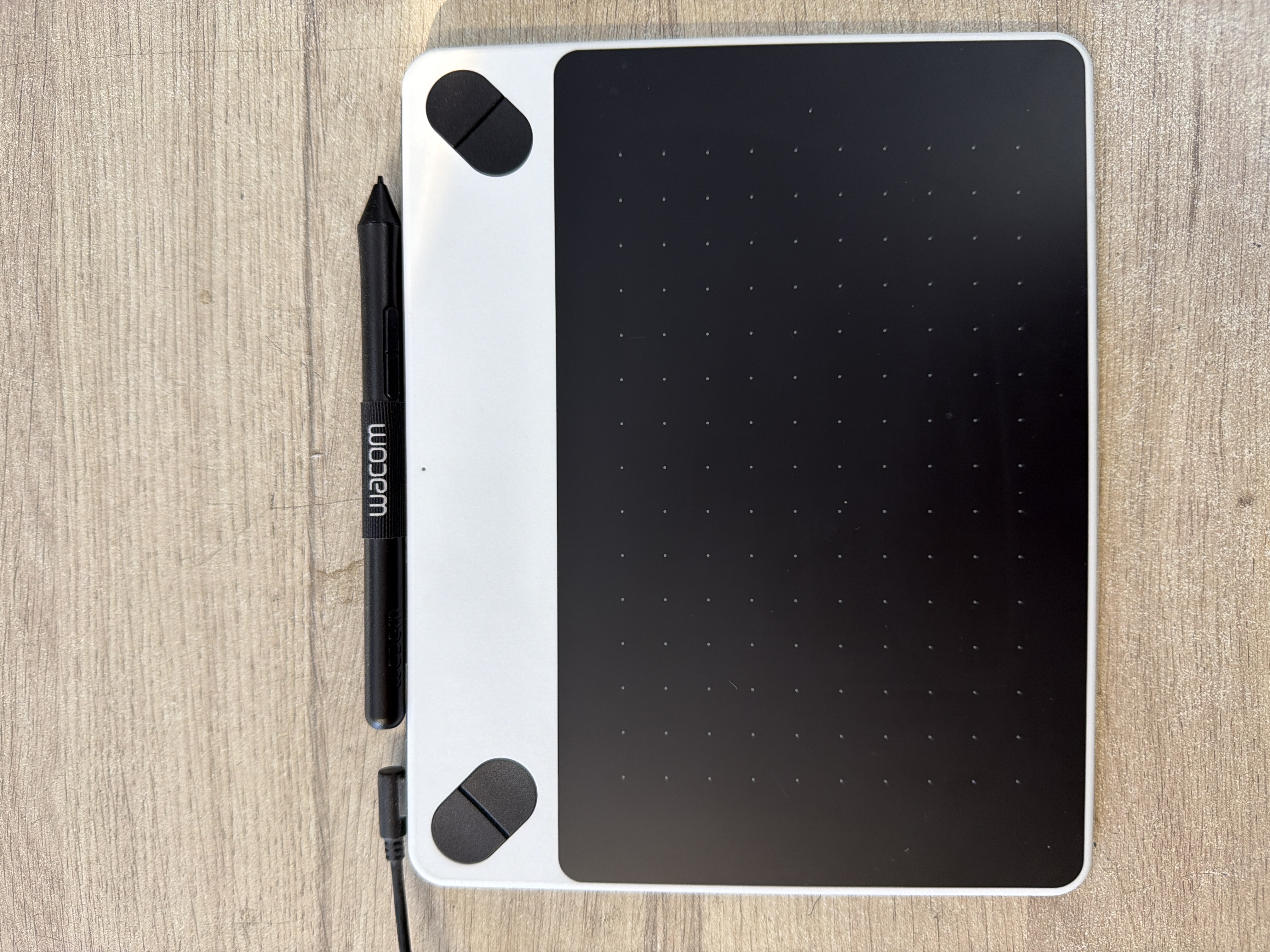 Tablette graphique Wacom avec stylet et câble USB — photo 2