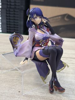 Figurine Raiden Shogun assise Genshin Impact 18 cm