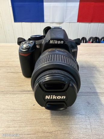Appareil photo Nikon D3100 avec objectif 18-55 mm VR