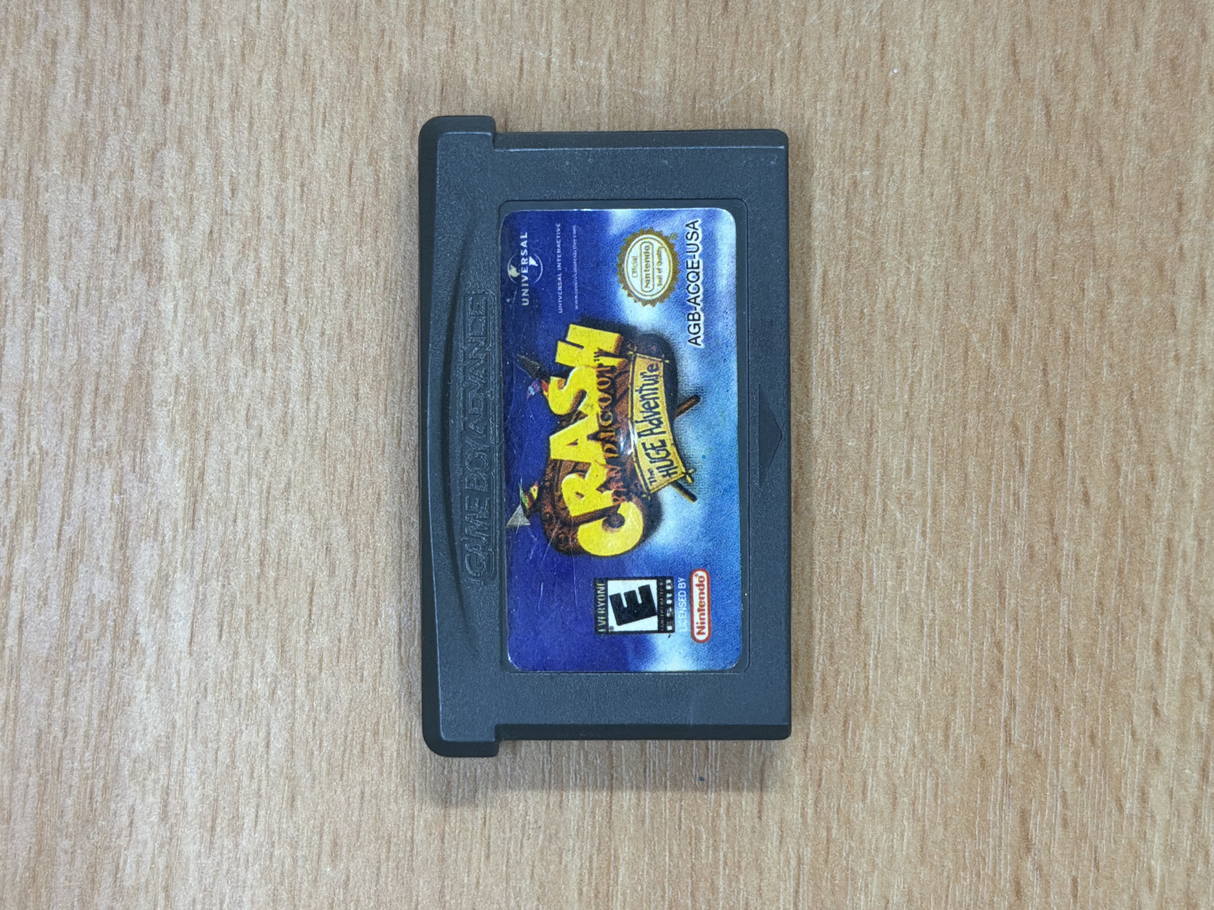 Crash Bandicoot The Huge Adventure sur Game Boy Advance version USA