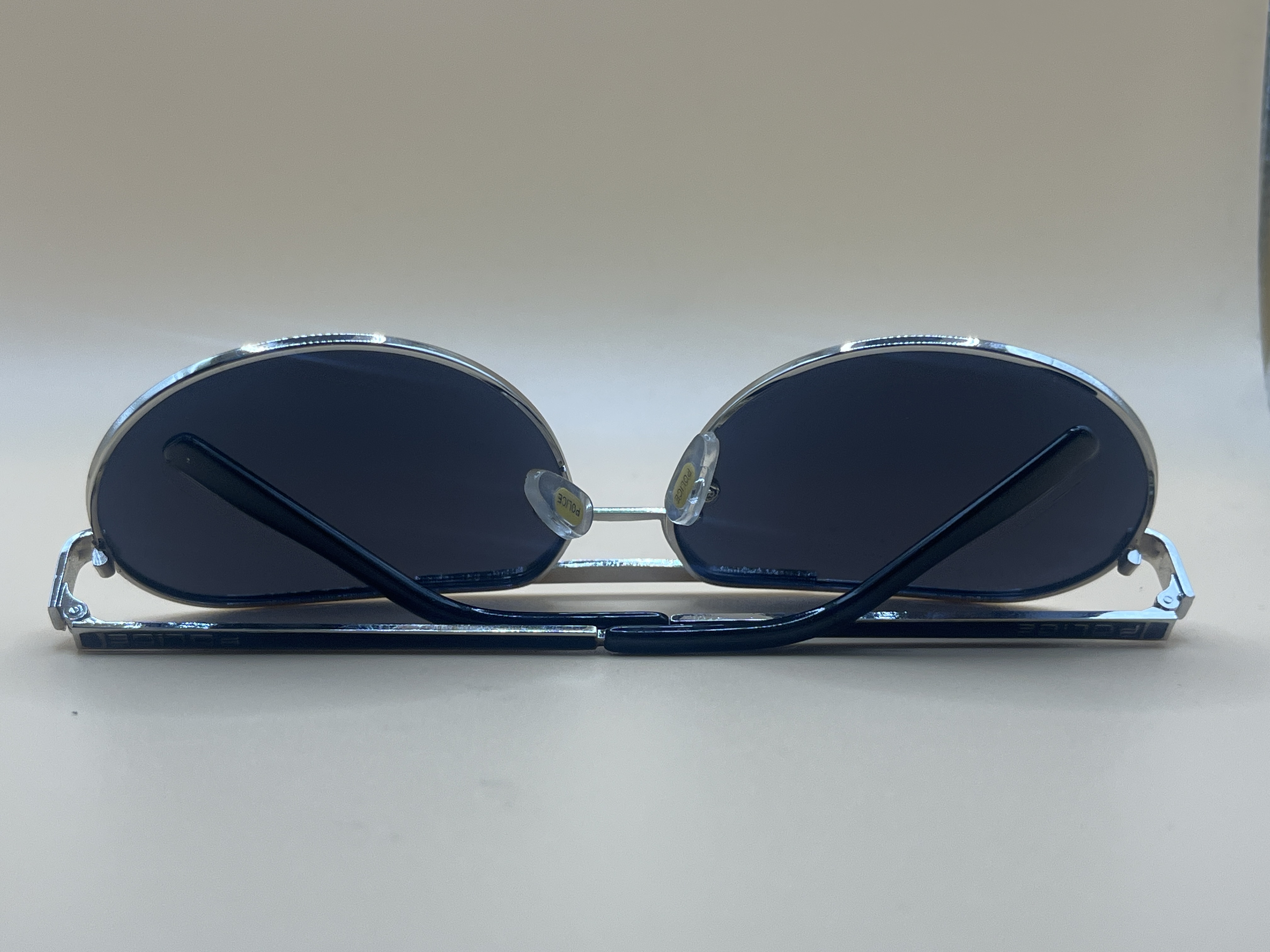 Lunettes de soleil aviateur à monture métal et verres noirs — photo 2