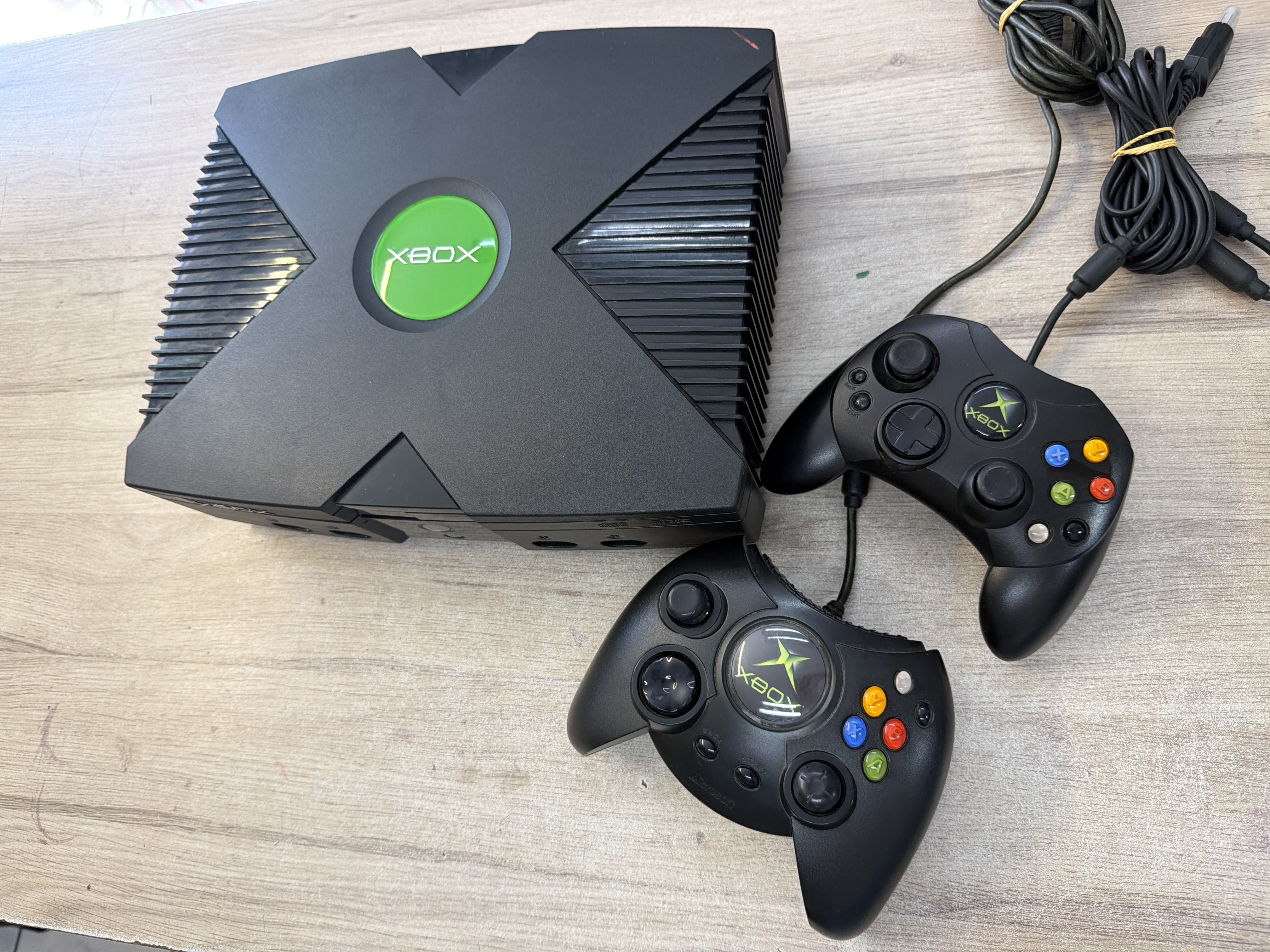Console Xbox originale 2002 pour pièces avec 2 manettes officielles et câbles