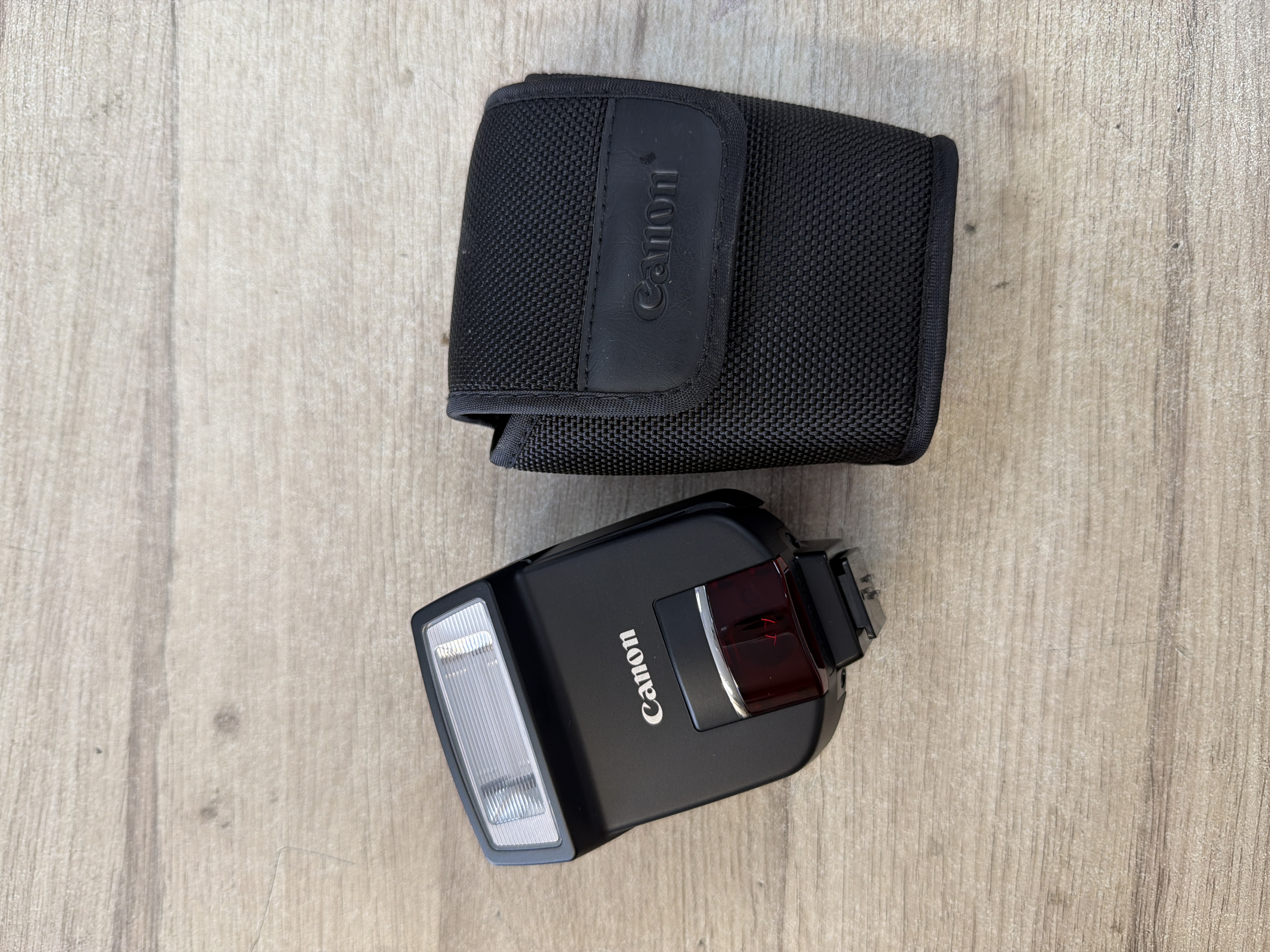 Flash Canon Speedlite 220EX avec housse