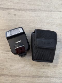 Flash Canon Speedlite 220EX avec housse