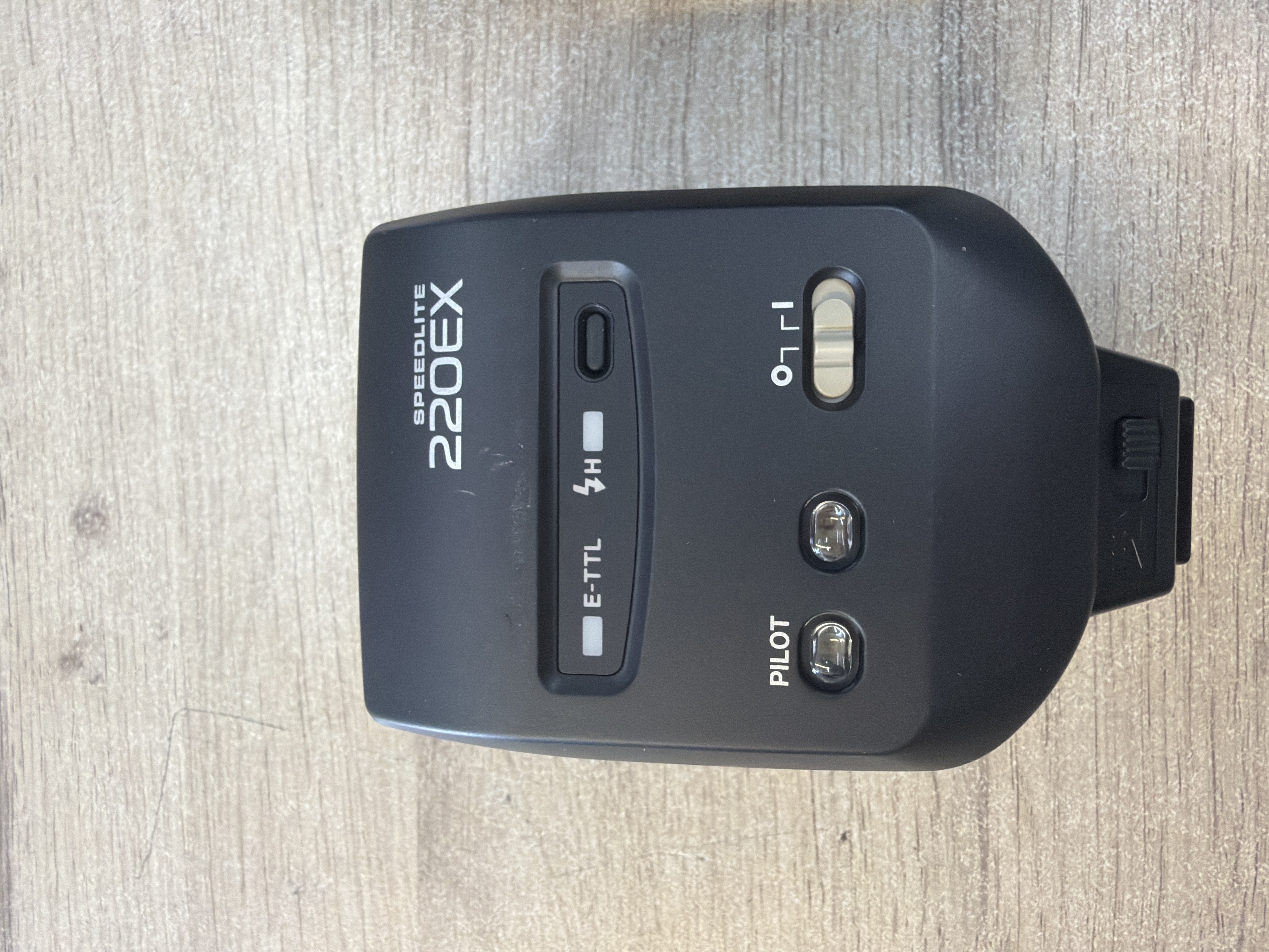 Flash Canon Speedlite 220EX avec housse — photo 2