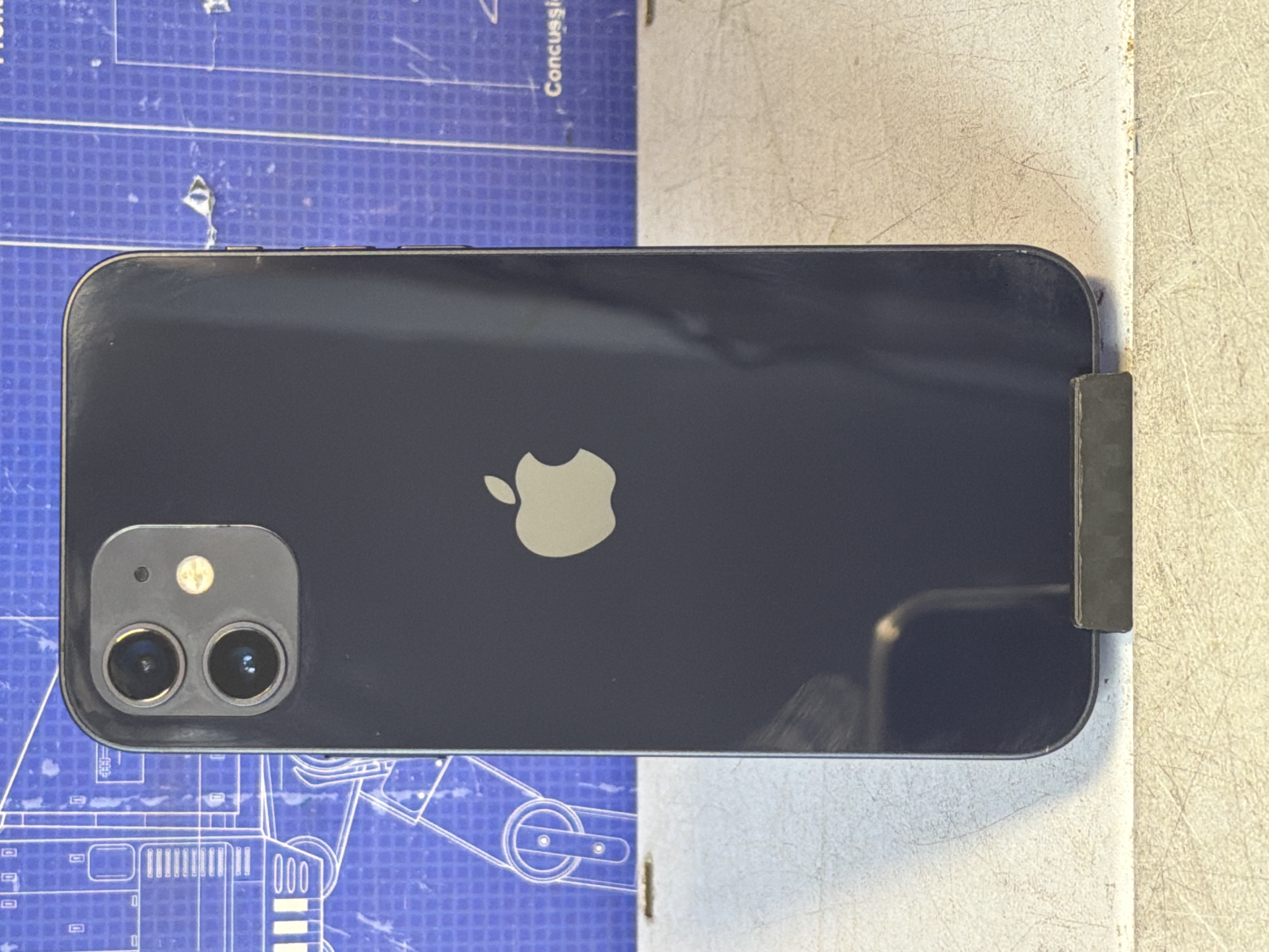 iPhone 12 noir 64 Go batterie 93 %