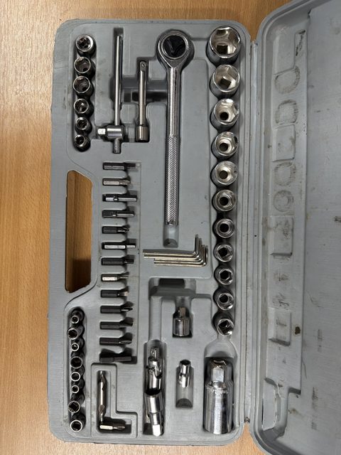 Coffret de douilles et embouts avec cliquet