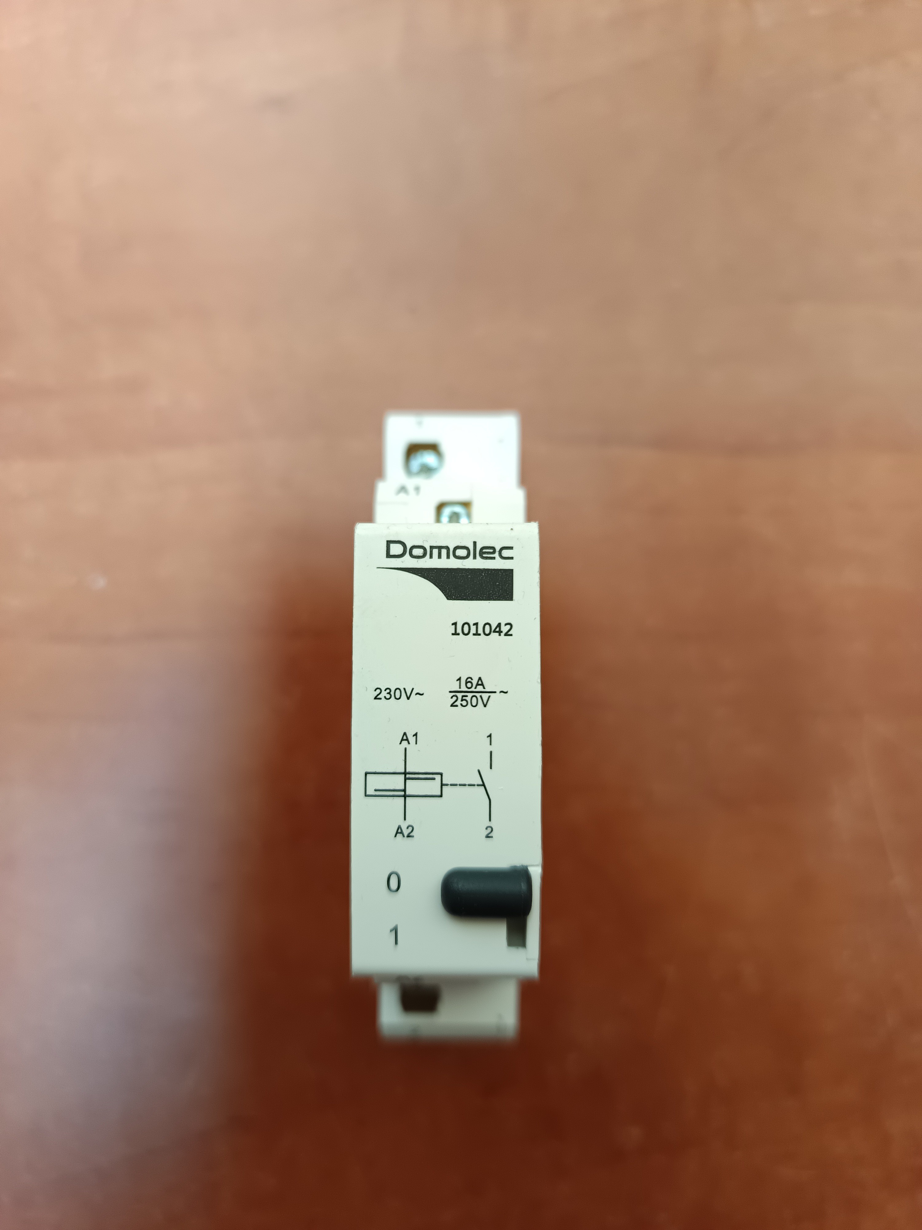 Télérupteur électromécanique 16A Domolec 101042 — photo 2