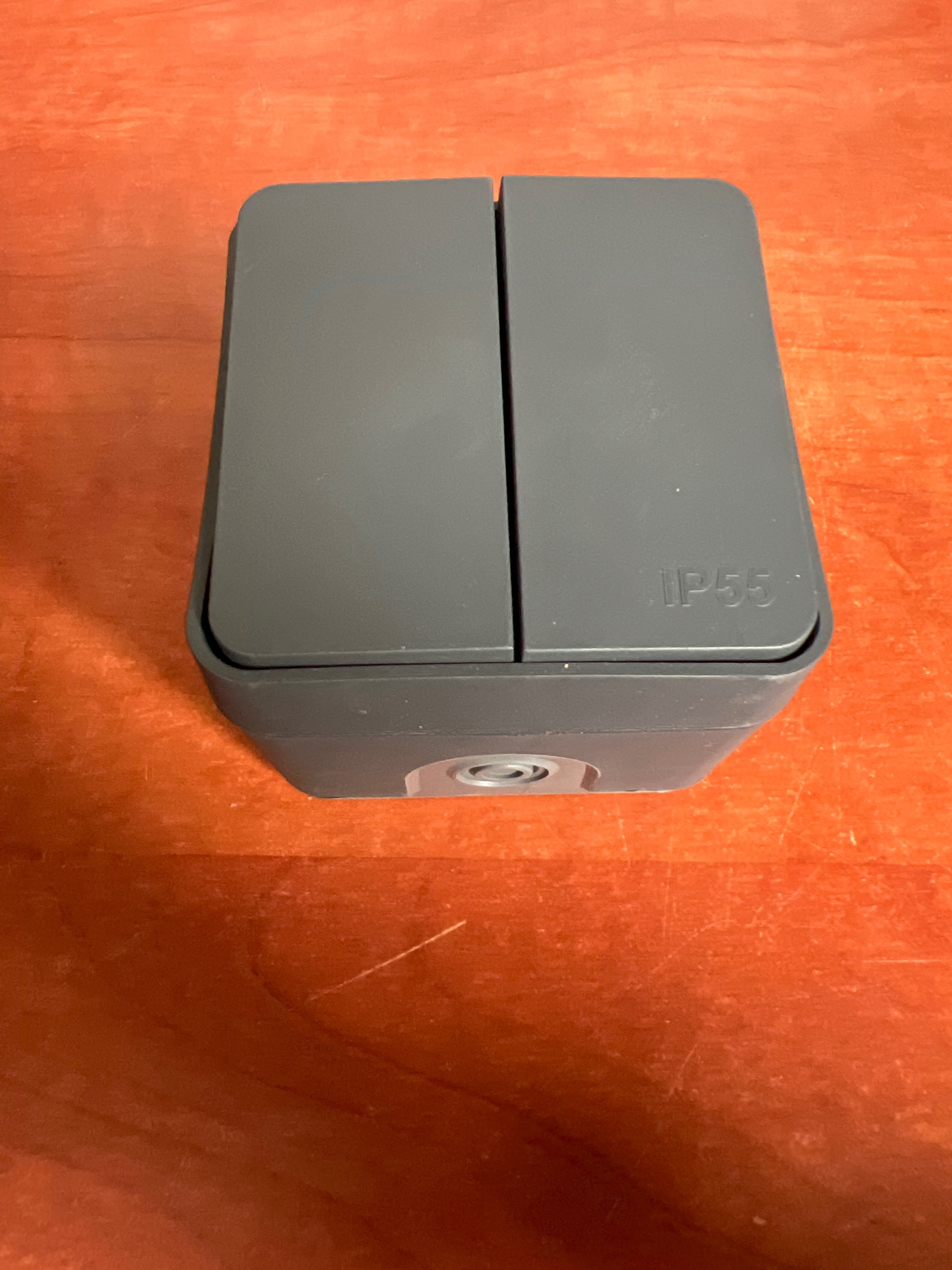 Interrupteur double étanche IP55 en saillie