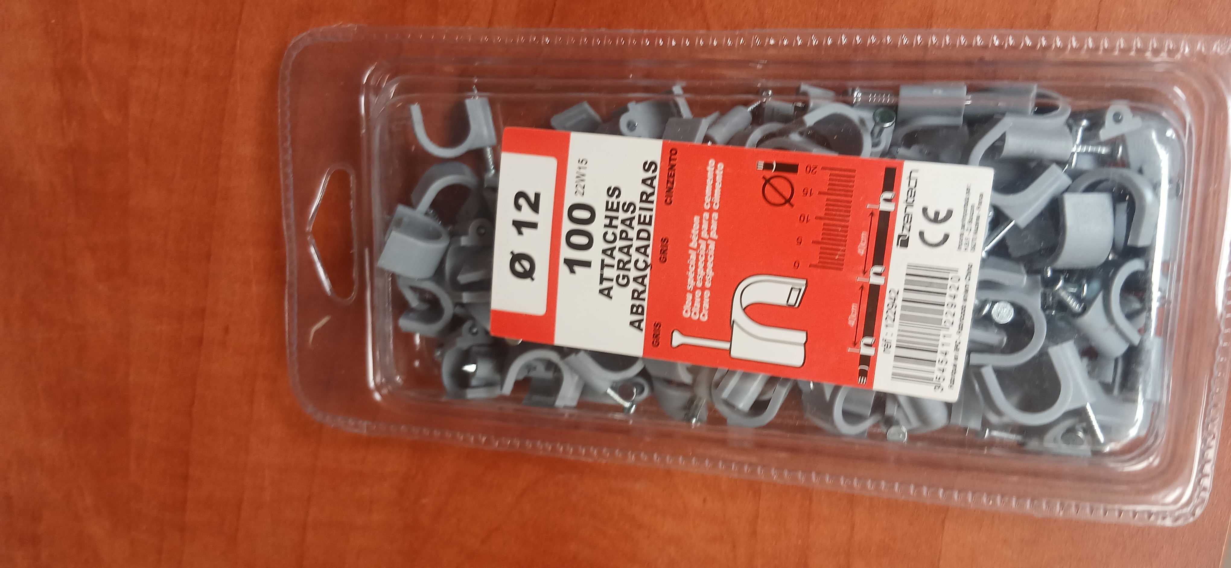 Lot de 100 attaches pour câble Ø12 mm