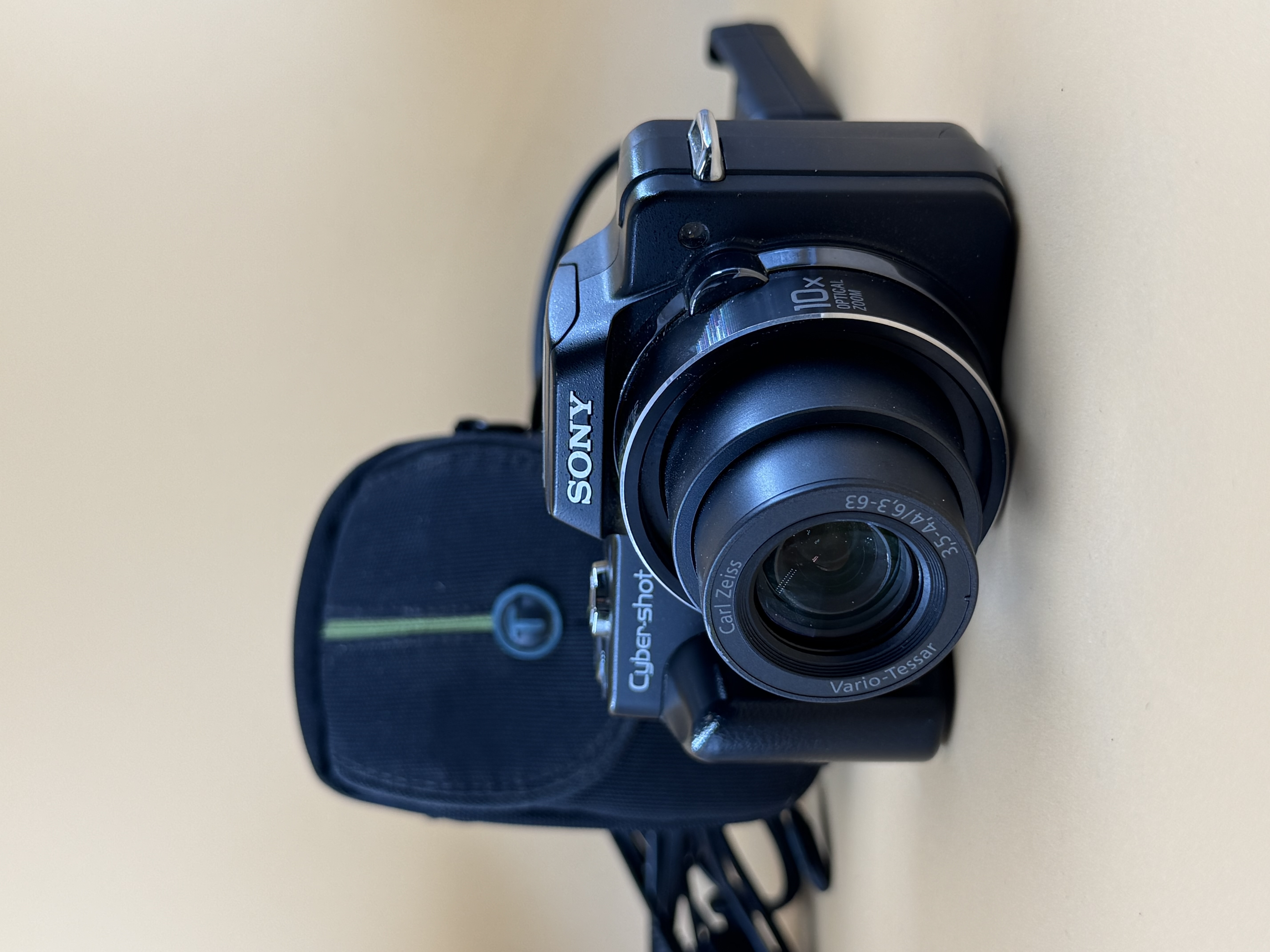 Sony Cyber-shot DSC-H10 appareil photo numérique avec housse et chargeur