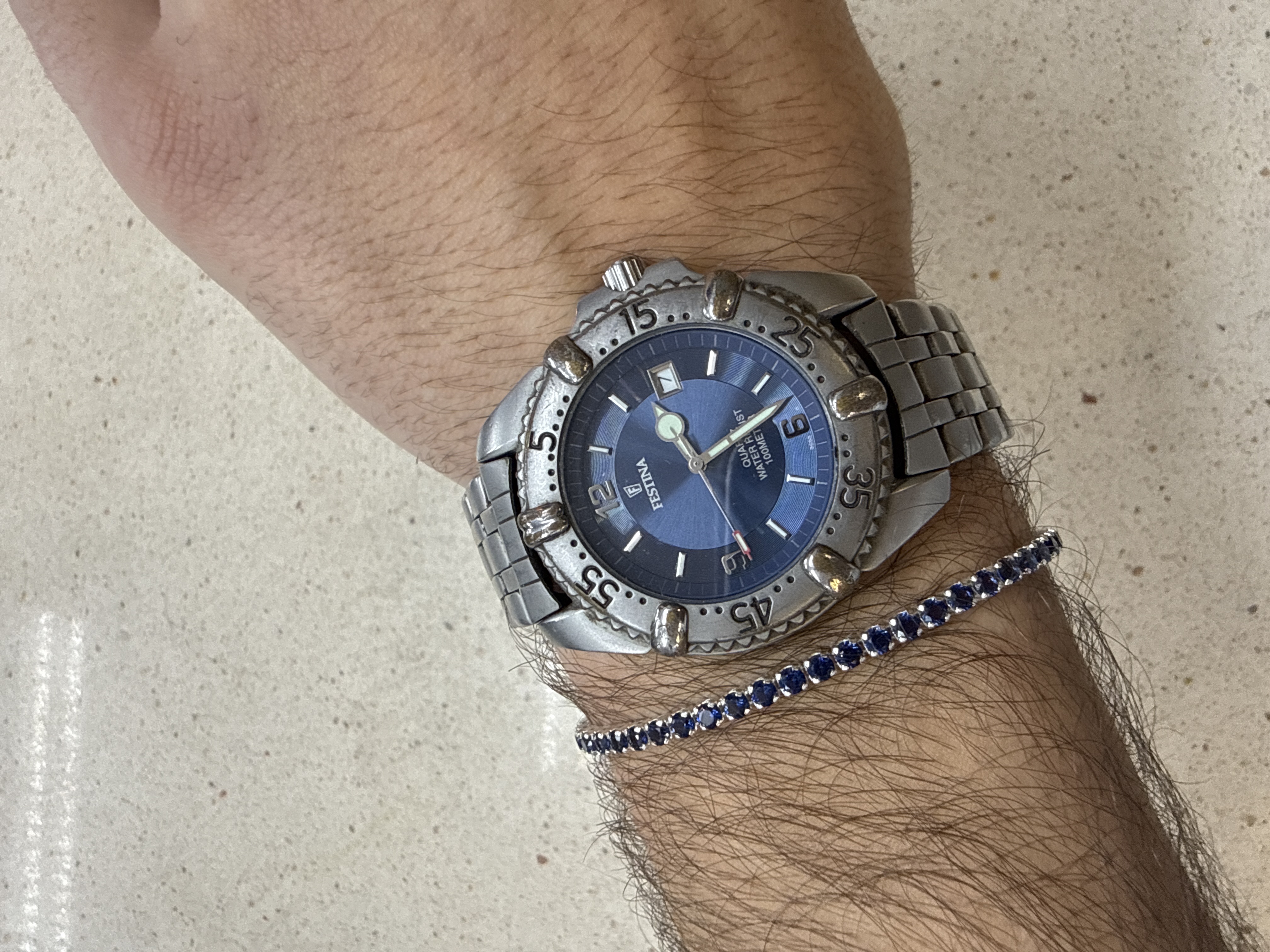 Montre Festina analogique cadran bleu, date, bracelet métal — photo 3