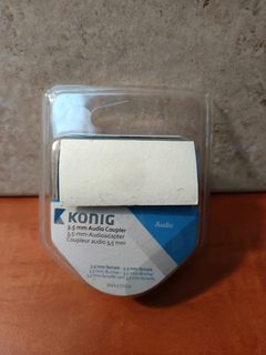 König - Coupleur audio - mini-phone stereo 3.5 mm femelle pour mini-phone stereo 3.5 mm femelle - anthracite