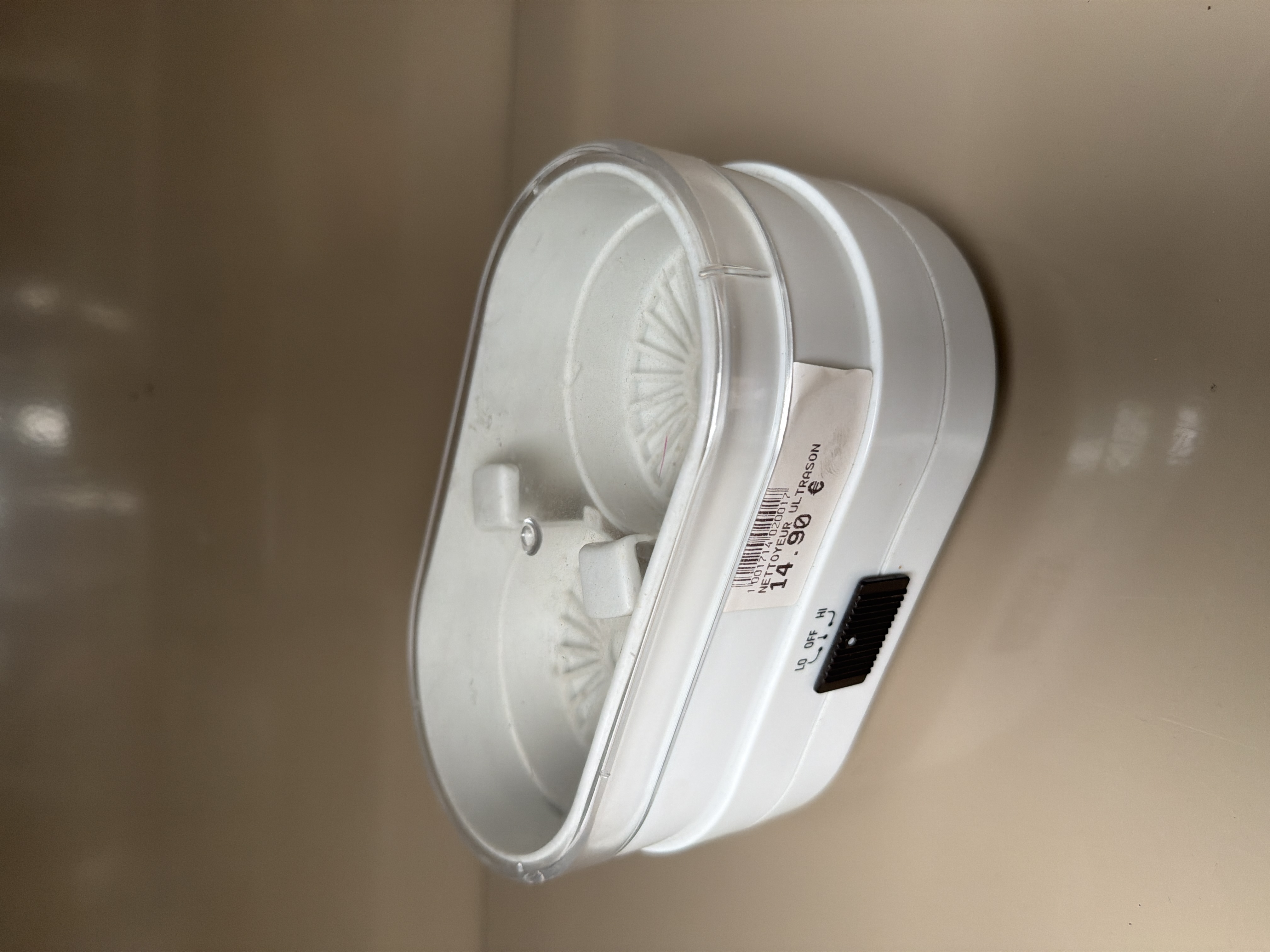 Nettoyeur ultrason à piles avec couvercle transparent