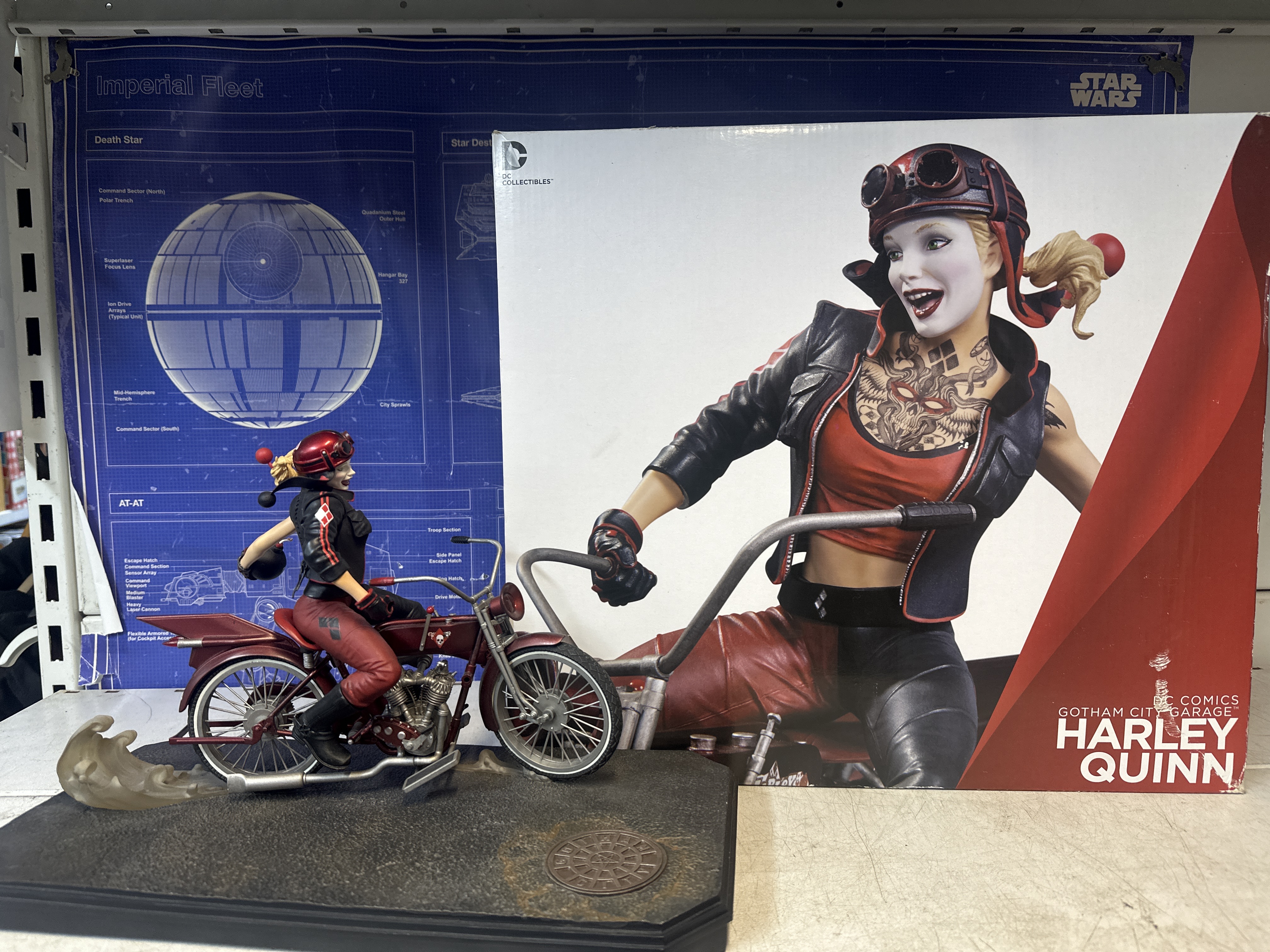 Figurine Harley Quinn Gotham City Garage DC Collectibles