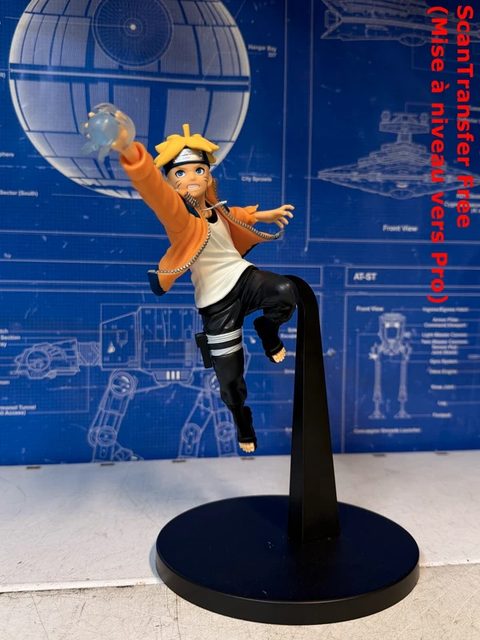 Figurine Boruto en pose d'action avec socle