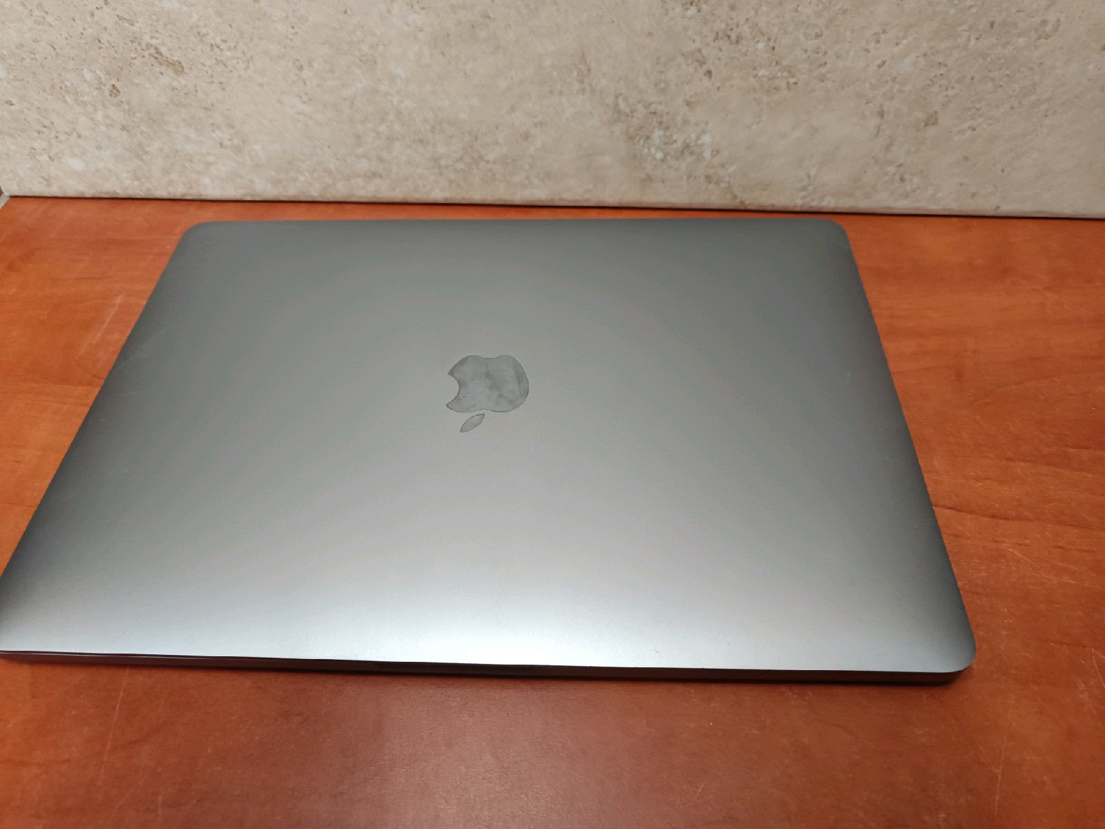 Apple MacBook Pro 13,3 pouces Touch Bar A2159 (EMC 3301) — photo 3