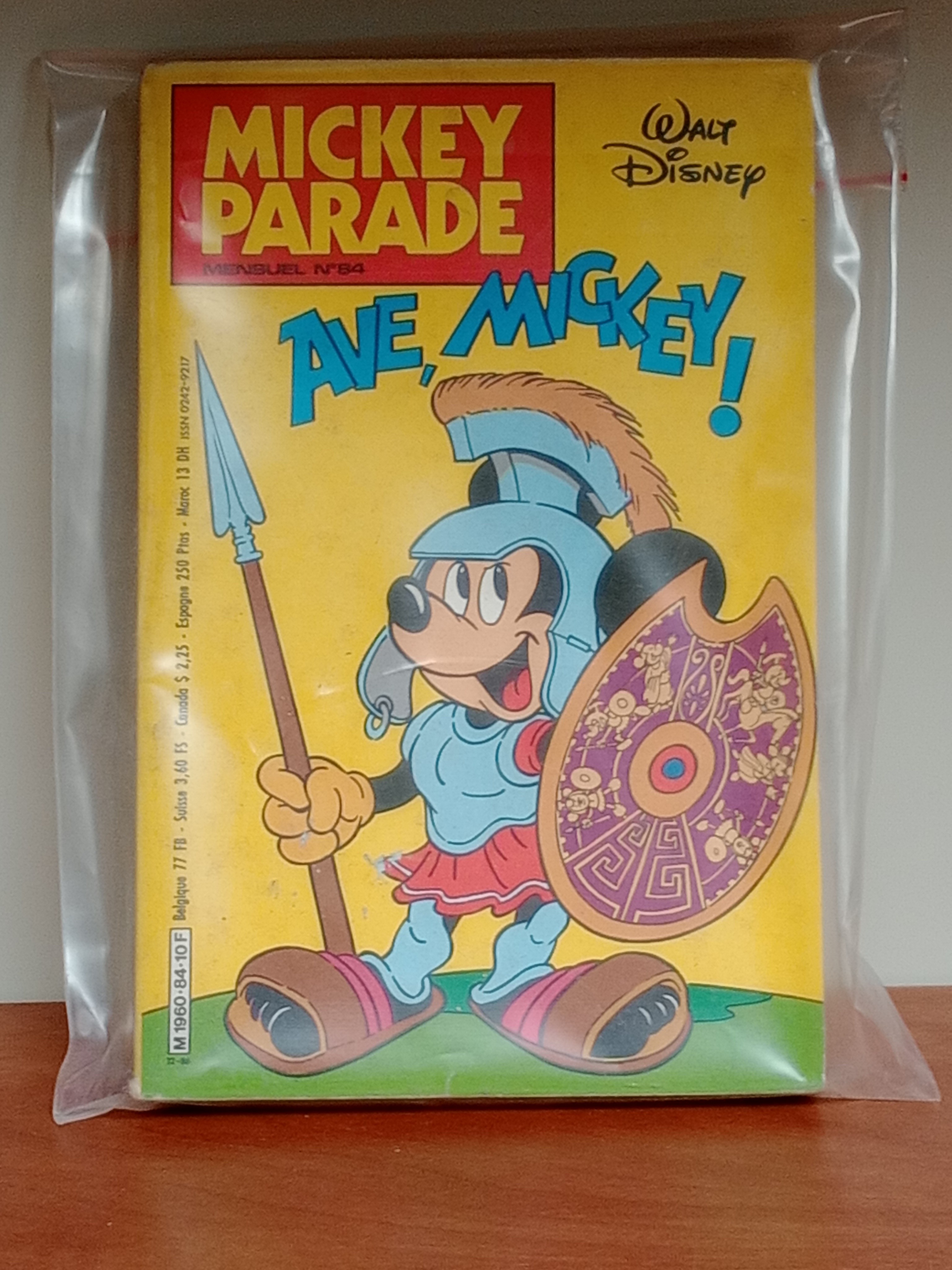 Mickey Parade n°84 Ave, Mickey ! BD Disney