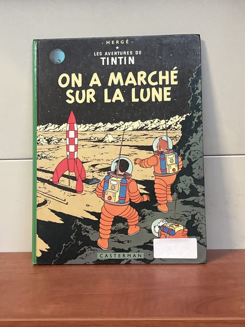 Hergé - Les Aventures de Tintin : On a marché sur la Lune (Casterman)