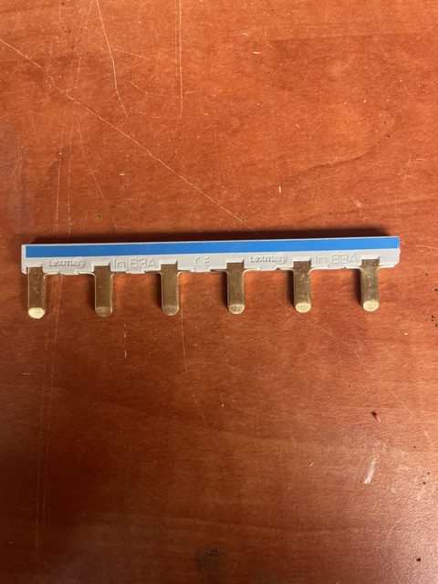 Peigne d'alimentation électrique Lexman 63A